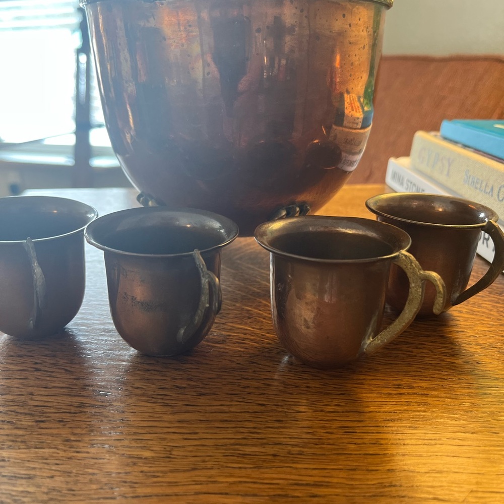Small Copper Footed Cauldron Pot with Hanging Demitasse Cups Unusual! - Picture 5 of 7